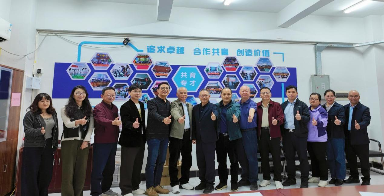 九三学社贺州市委领导一行莅临研究院座谈调研